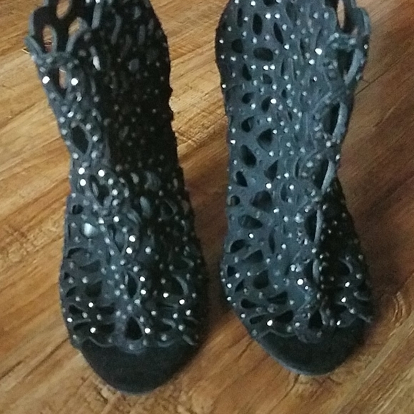 ZIGINY CAGED HEELS - Picture 2 of 7